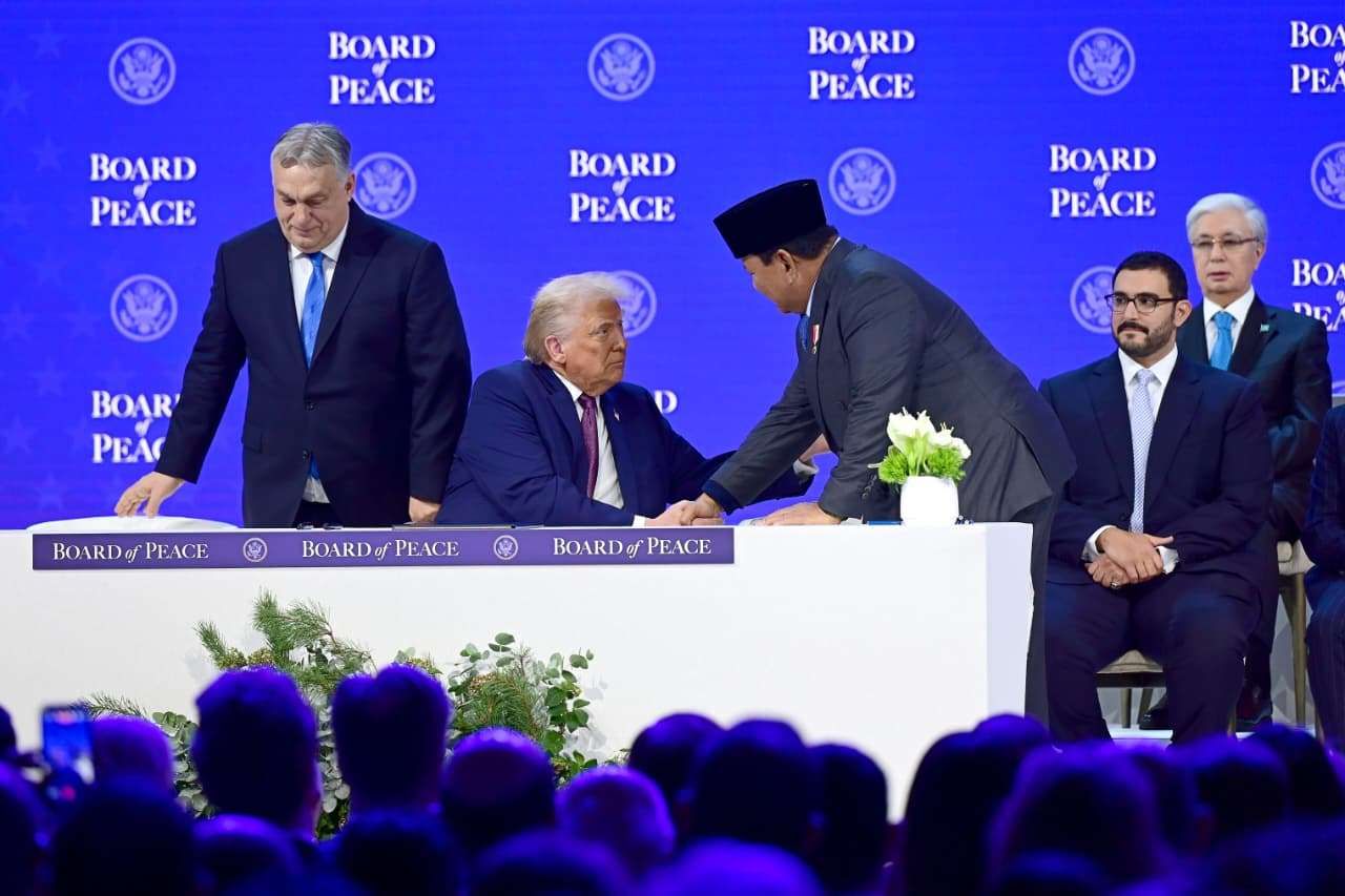 Presiden Prabowo Subianto menandatangani piagam Board of Peace di Davos