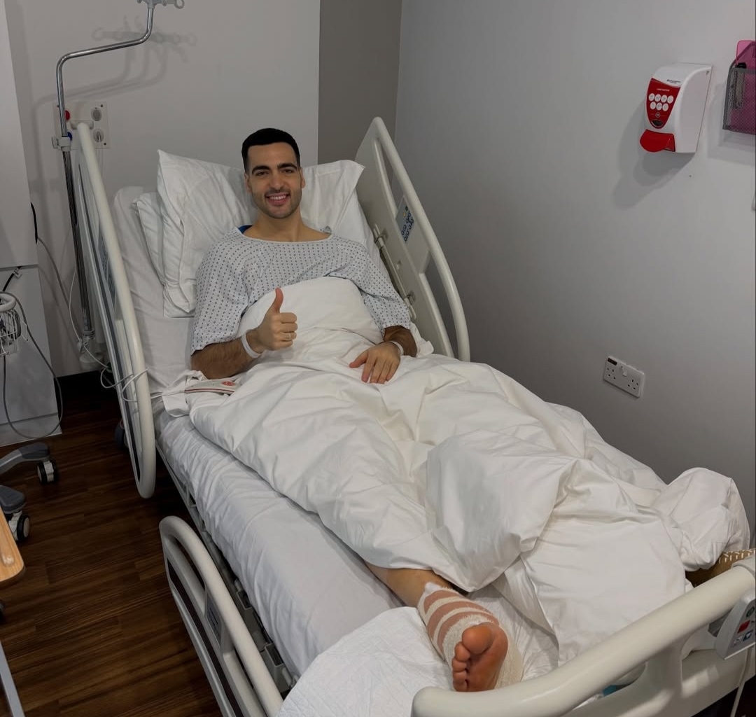 Mikel Merino menjalani pemulihan cedera usai operasi dengan pengawasan Arsenal dan Timnas Spanyol.