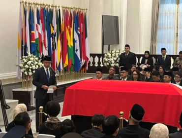 Upacara penghormatan terakhir Dubes RI untuk Filipina Agus Widjojo di Gedung Pancasila Kemenlu RI