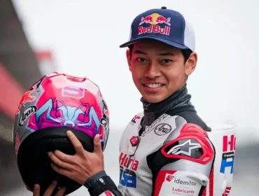 Veda Ega Pratama memulai Moto3 Brasil 2026 dari posisi keempat, modal penting untuk raih podium.