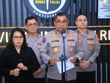 Polisi menyelidiki dugaan penyiraman air keras terhadap aktivis KontraS yang terjadi di kawasan Salemba.
