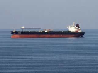 Iran izinkan tanker Thailand melintas Selat Hormuz usai negosiasi.