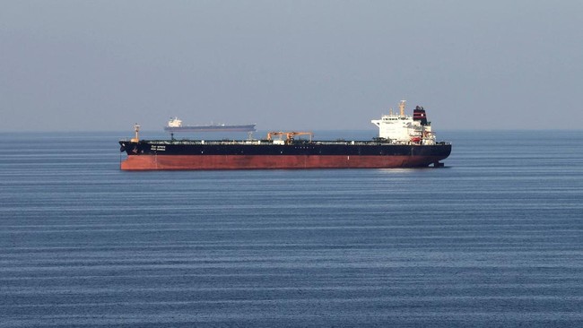 Kapal tanker Thailand melintasi Selat Hormuz